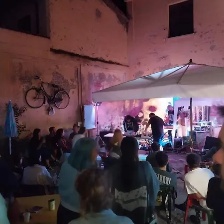 Arci Isola Sociale Хостел *